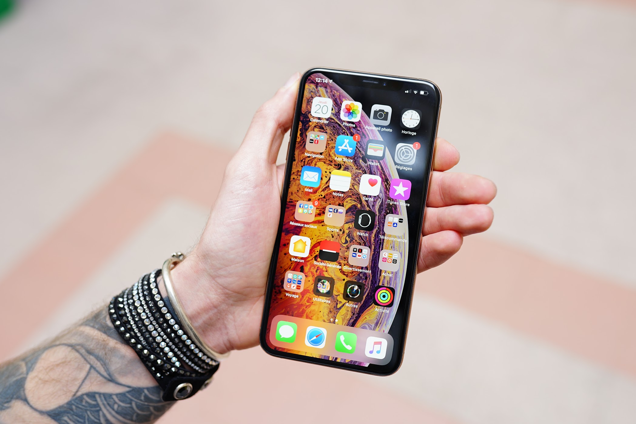 В россии предлагают iphone xs и iphone xs plus